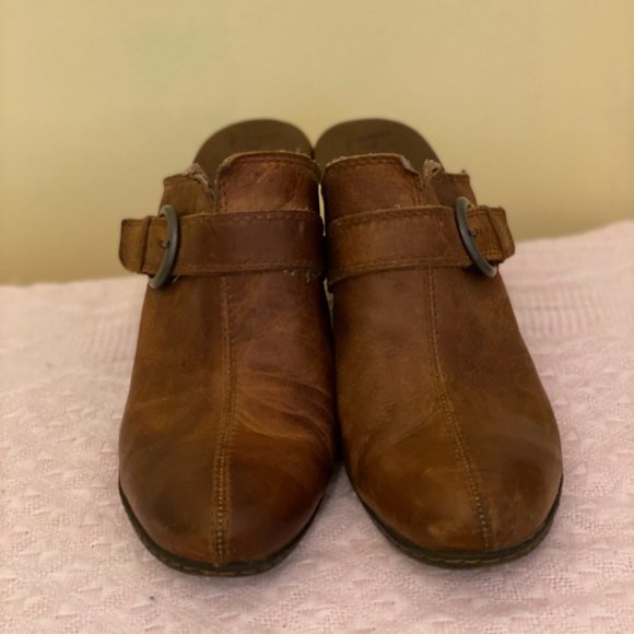 b.o.c Born O Concept Leather Heeled Clogs - Picture 2 of 5